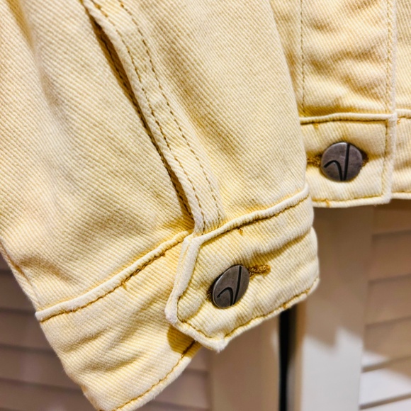 NWT Vigoss Cropped Pale Yellow Jean Trucker Denim Jacket - Picture 5 of 7